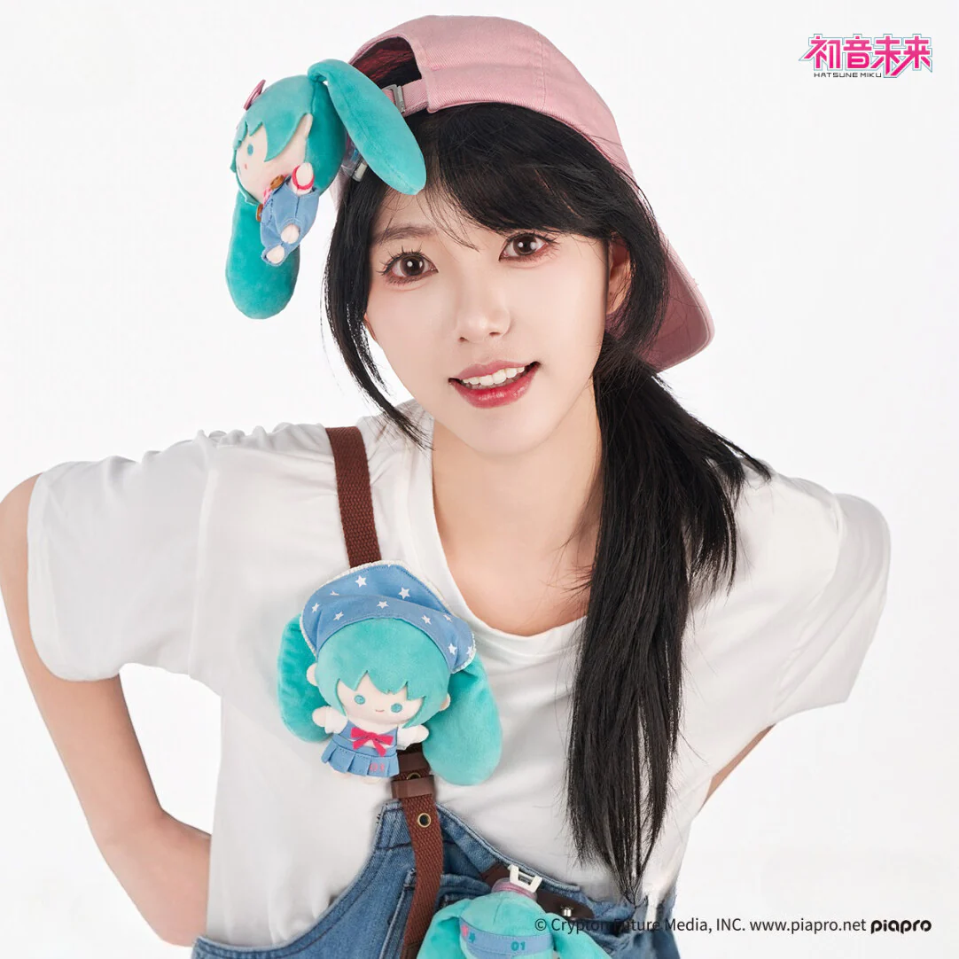 Official Hatsune Miku Denim Tribe Snap Plush Blind Box - Image 6