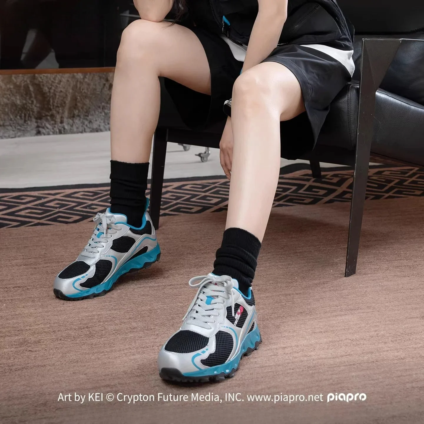 Official Hatsune Miku Neon EDM Retro Breathable Mesh Sneakers, Casual Running Shoes - Image 3