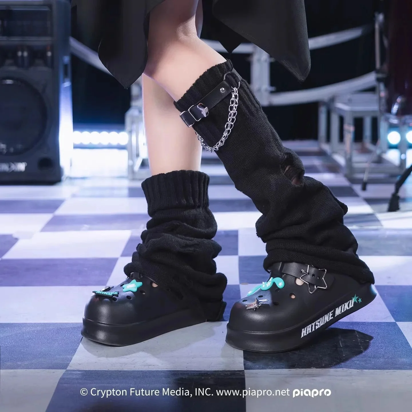 Official Hatsune Miku Rock Future Clogs, Unisex Non-Slip Beach Sandals - Image 4