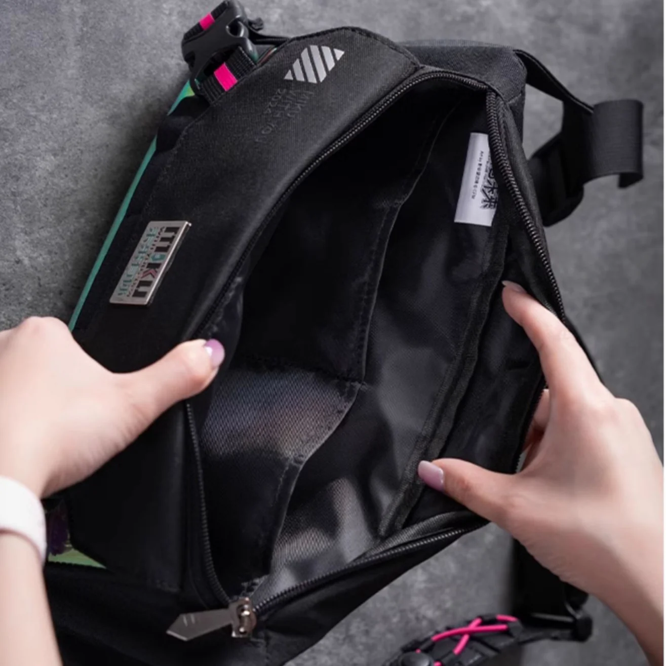 Officially Licensed Hatsune Miku 2024 Concert Chest Bag - Image 4