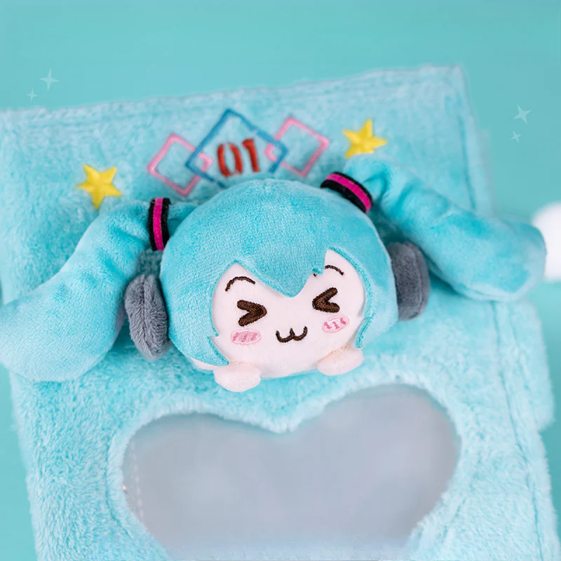 Officially Licensed Hatsune Miku Squinted Eyes Series Plush Photo and Card Album - Image 3