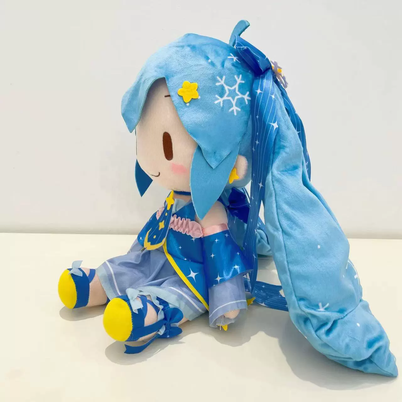 Official Licensed Hatsune Miku Snow Miku (Starry Sky) 2017 Reissue  – 27cm Medium Plush Toy - Image 4